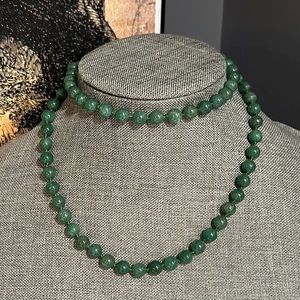 Vintage Genuine nephrite jade 8MM round bead necklace
